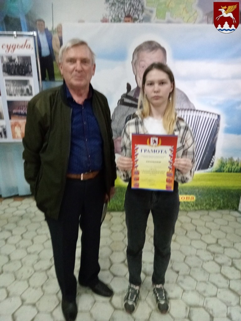 4 стол.jpg